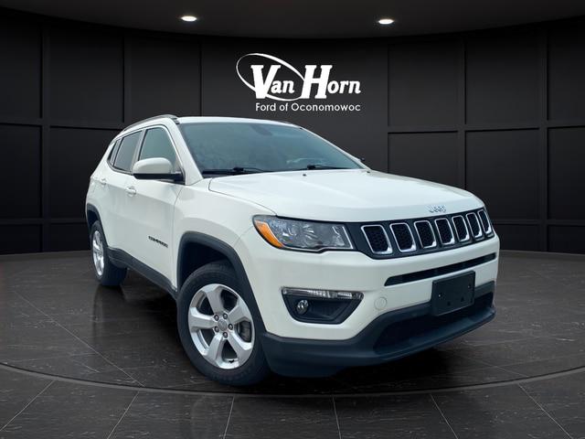 2019 Jeep Compass Latitude 4x4 for sale in Oconomowoc, WI