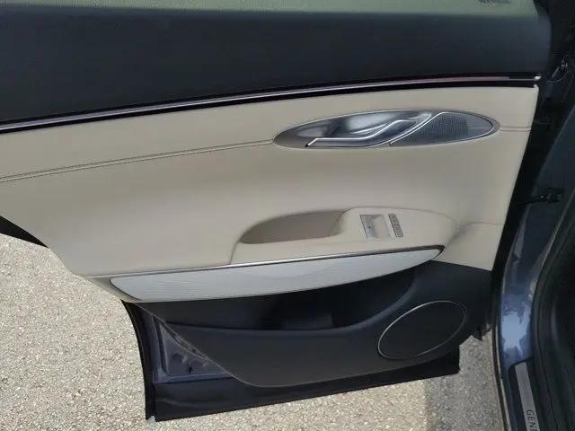 2027 Genesis GV70 2.5T Advanced