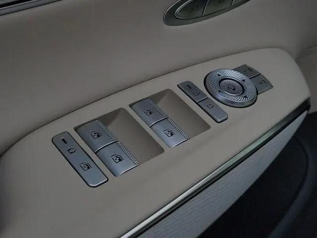 2027 Genesis GV70 2.5T Advanced