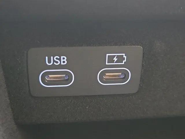 2027 Genesis GV70 2.5T Advanced