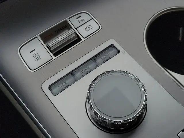 2027 Genesis GV70 2.5T Advanced