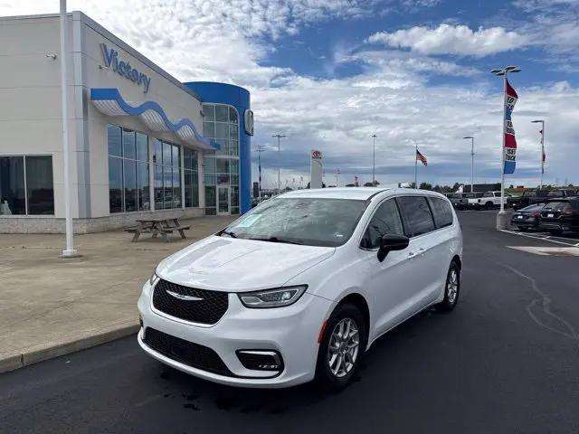 2024 Chrysler Pacifica Touring L for sale in Austinburg, OH