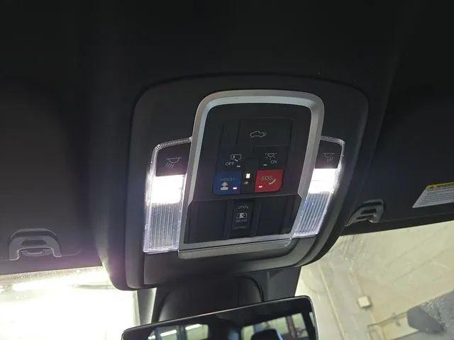 2022 Ram 1500 Limited Crew Cab 4x4 57 Box