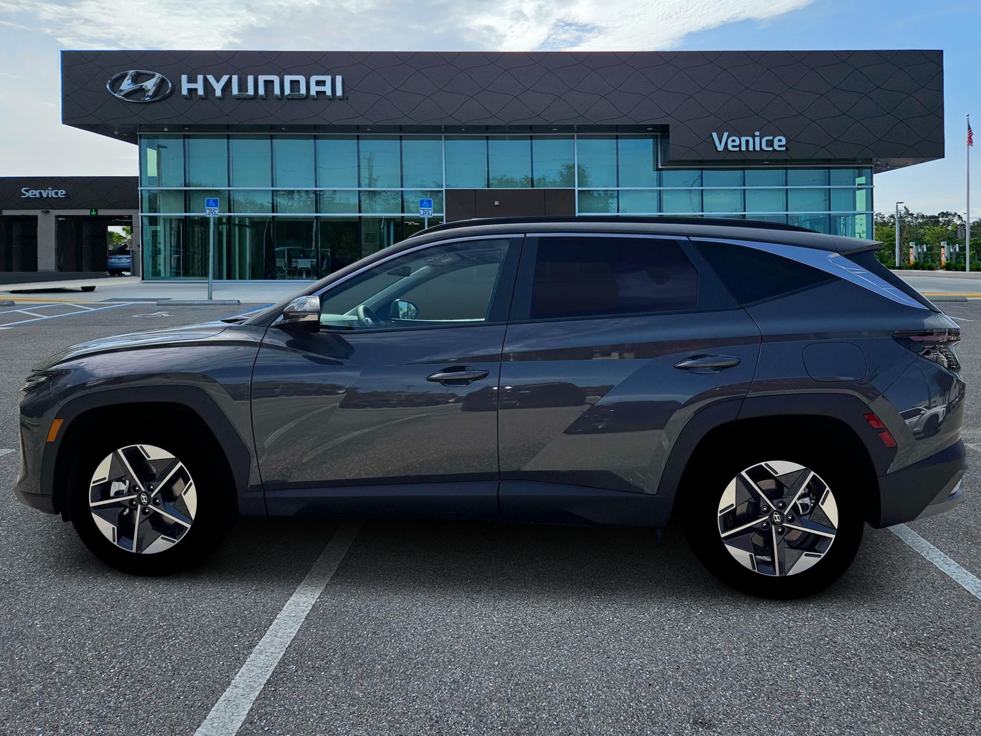 2026 Hyundai TUCSON SEL Premium FWD - Image 3