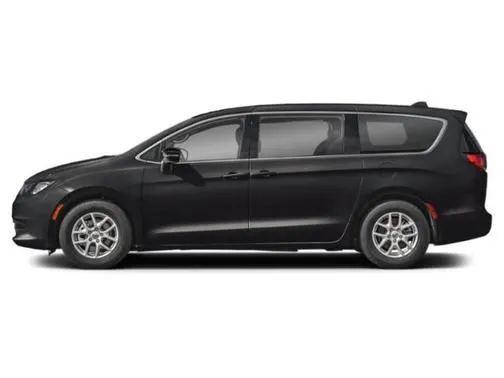 2025 Chrysler Voyager LX