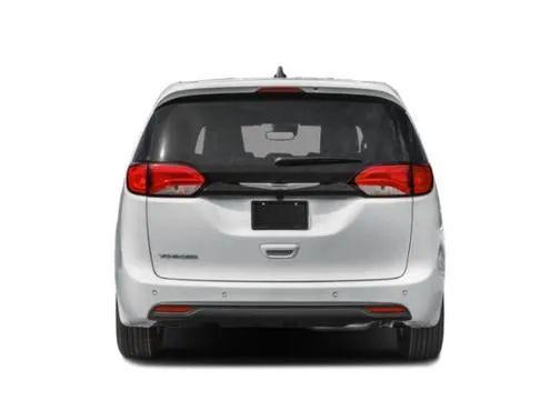 2025 Chrysler Voyager LX