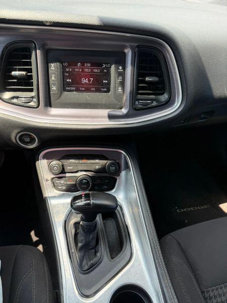2017 Dodge Challenger SXT