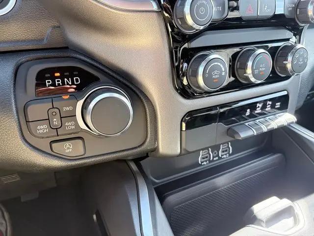 2026 Ram 1500 Express Crew Cab 4x4 57 Box