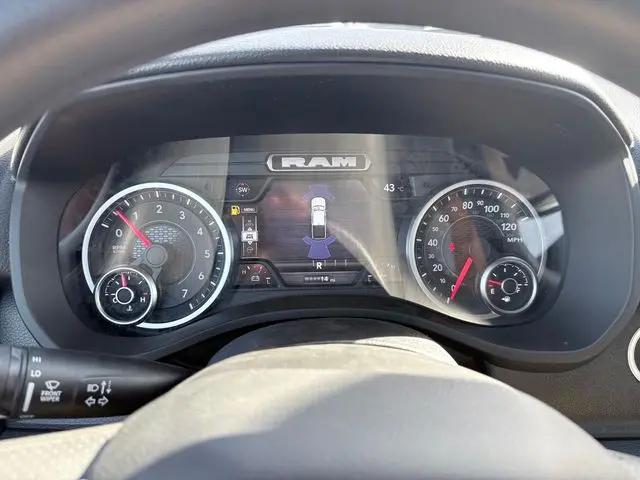 2026 Ram 1500 Express Crew Cab 4x4 57 Box