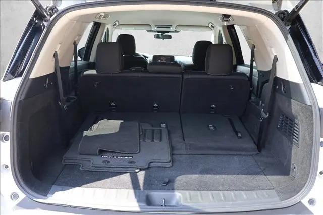 2025 Nissan Pathfinder SV 4WD