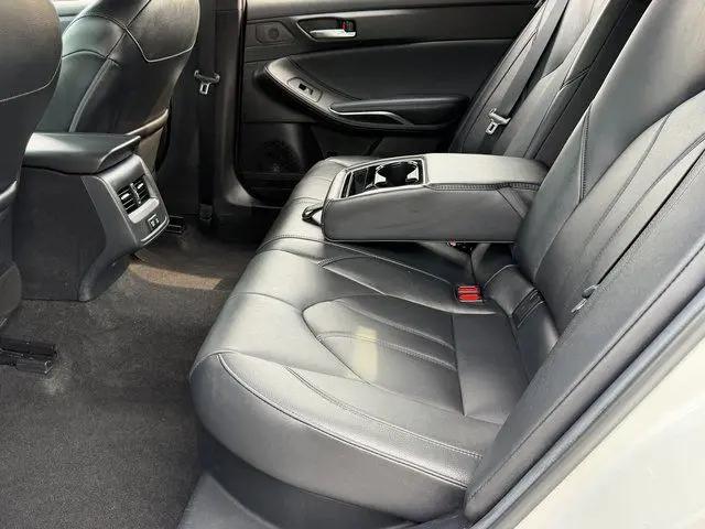 2021 Toyota Avalon XLE Hybrid