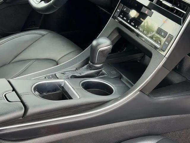 2021 Toyota Avalon XLE Hybrid