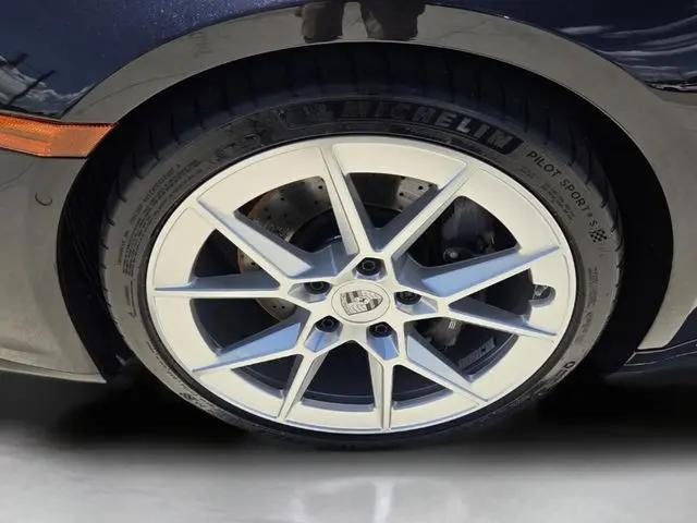 2025 Porsche 911 Carrera Cabriolet
