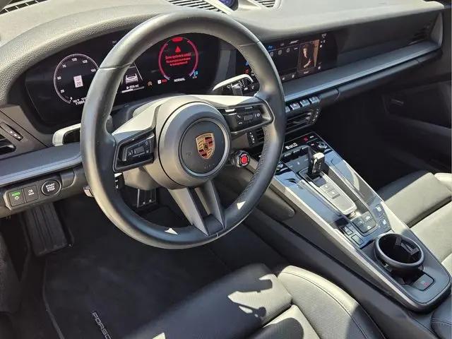2025 Porsche 911 Carrera Cabriolet