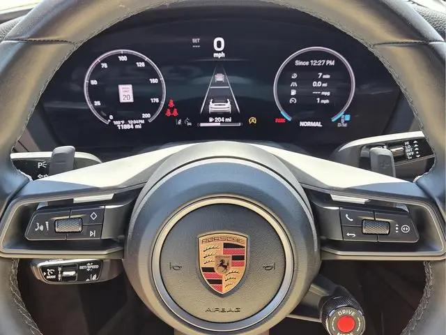 2025 Porsche 911 Carrera Cabriolet
