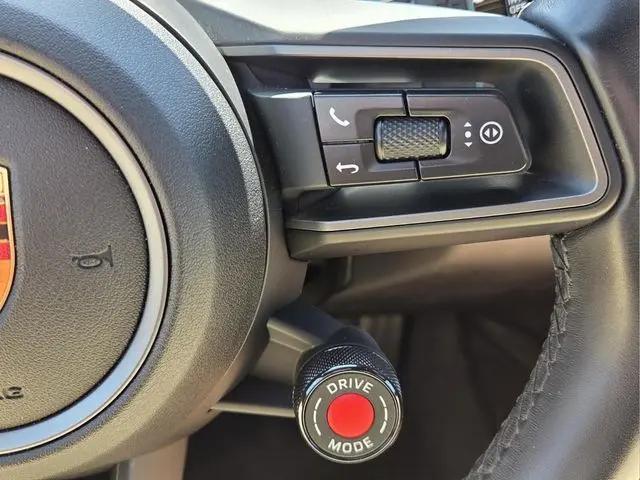 2025 Porsche 911 Carrera Cabriolet