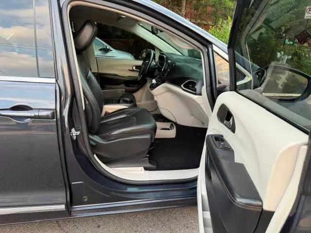 2020 Chrysler Pacifica Touring L