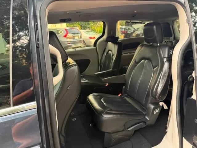 2020 Chrysler Pacifica Touring L