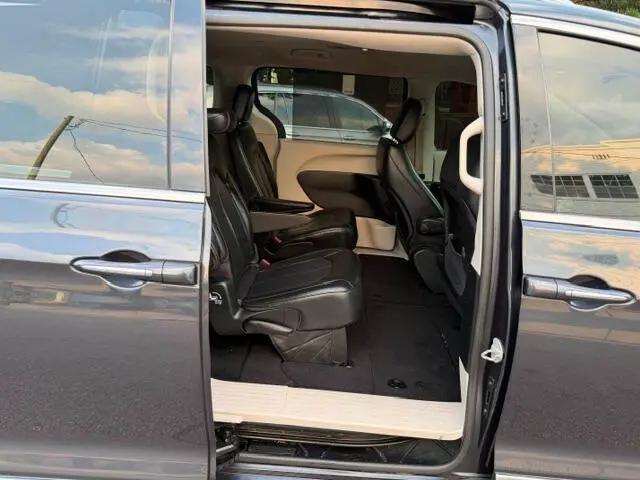 2020 Chrysler Pacifica Touring L