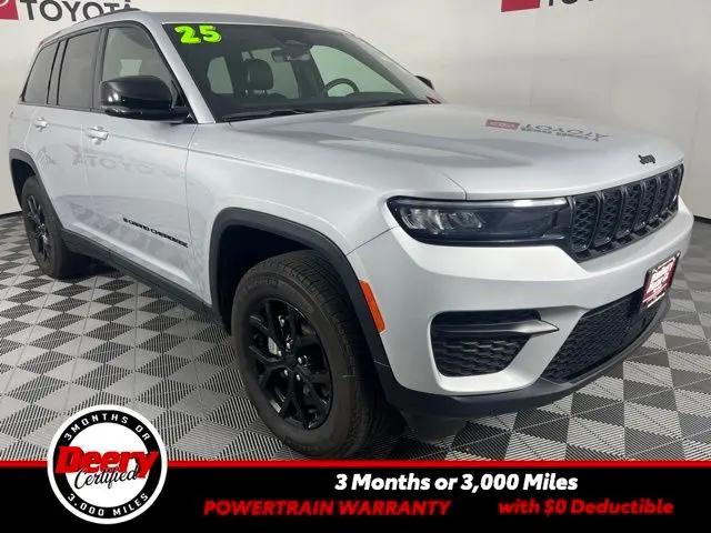 2025 Jeep Grand Cherokee Altitude 4x4 for sale in Cedar Falls, IA