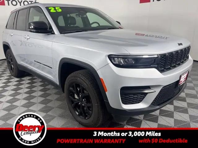 2025 Jeep Grand Cherokee Altitude 4x4 for sale in Cedar Falls, IA
