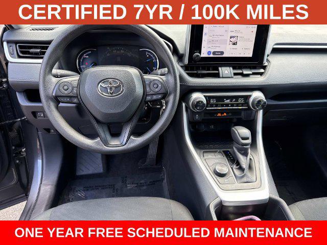 2025 Toyota RAV4 LE - Photo 17