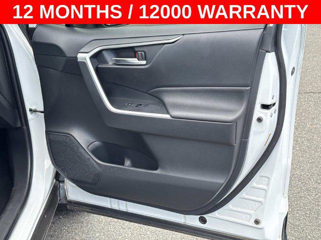 2024 Toyota RAV4 SE - Photo 8
