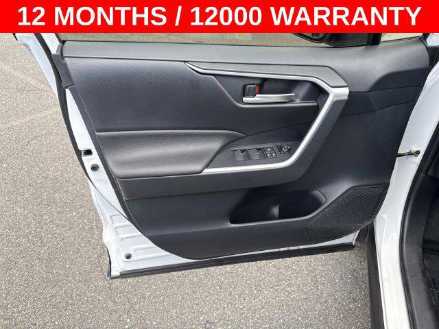 2024 Toyota RAV4 SE - Photo 13
