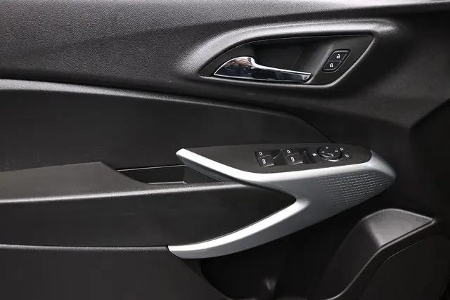 2025 Chevrolet Trax FWD LS
