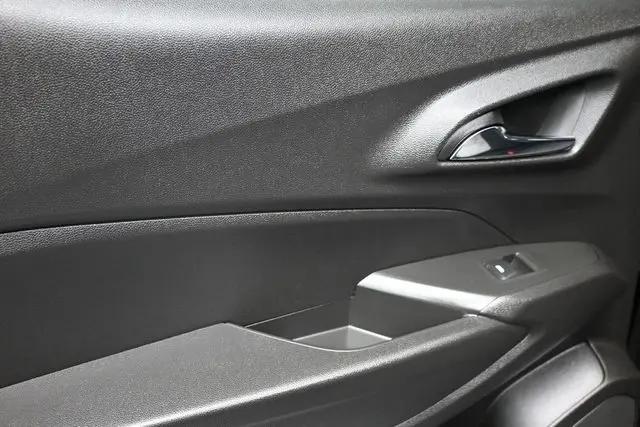 2025 Chevrolet Trax FWD LS