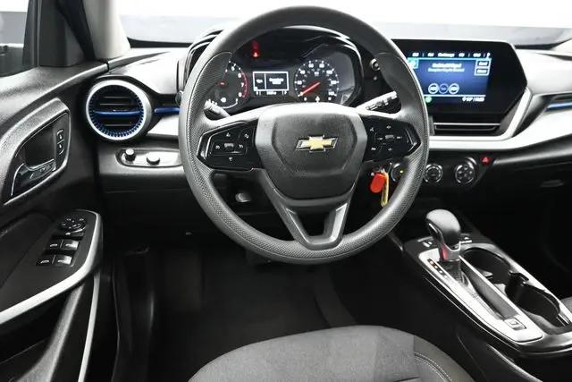 2025 Chevrolet Trax FWD LS