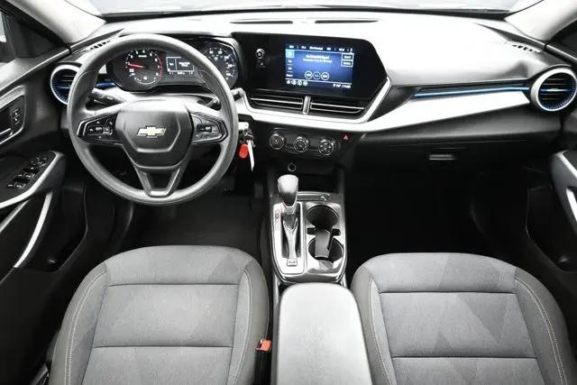 2025 Chevrolet Trax FWD LS