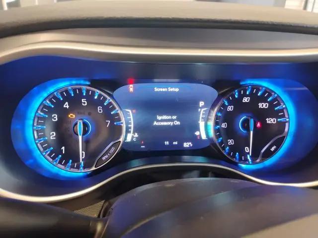 2027 Chrysler Pacifica Select