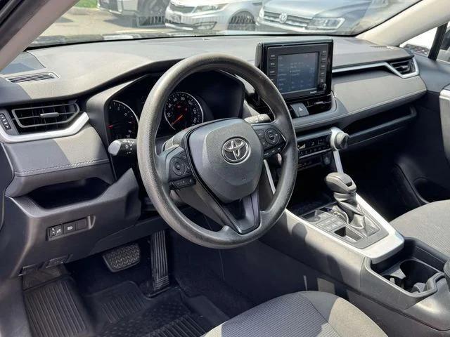 2020 Toyota RAV4 LE 2020 Toyota RAV4 LE