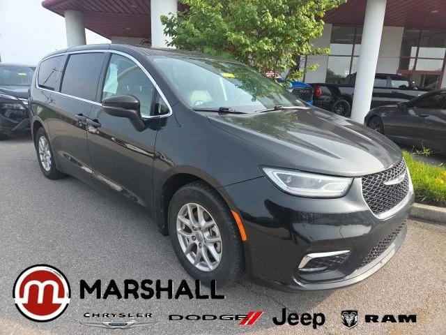 2023 Chrysler Pacifica Touring L for sale in Crittenden, KY
