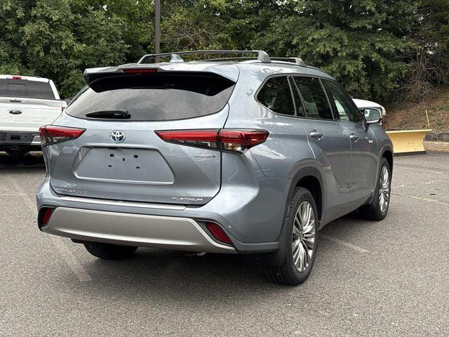 2021 Toyota Highlander Hybrid Platinum