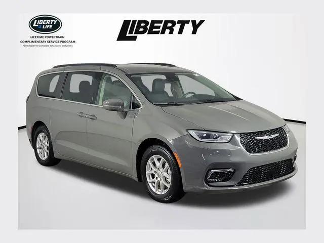 2022 Chrysler Pacifica Touring L for sale in Parma Heights, OH