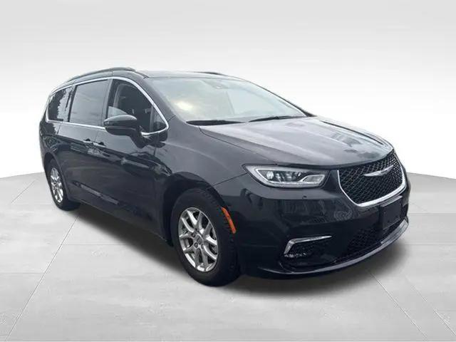 2022 Chrysler Pacifica Touring L for sale in Bristol, CT