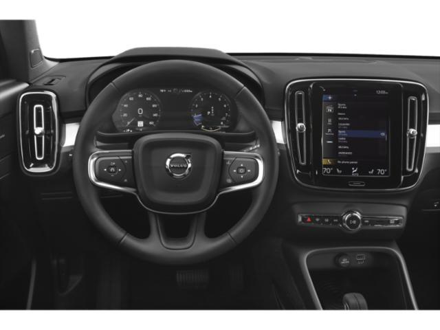 2021 Volvo XC40 T5 Momentum