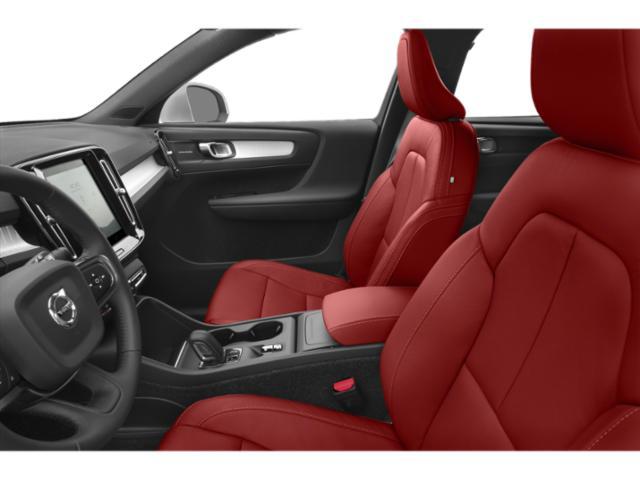 2021 Volvo XC40 T5 Momentum