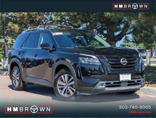 2023 Nissan Pathfinder SL 4WD for sale in Centennial, CO