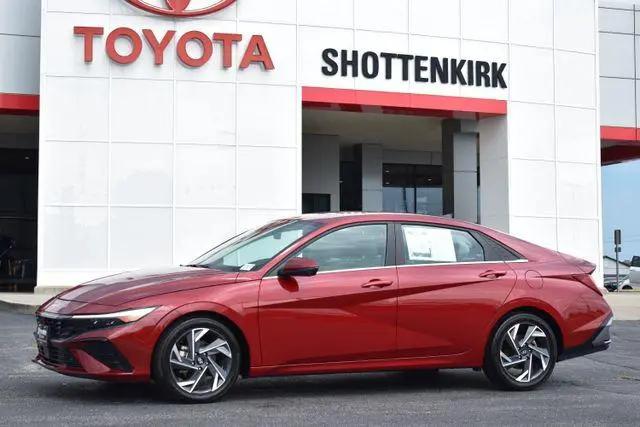 2024 Hyundai Elantra Limited for sale in Quincy, IL