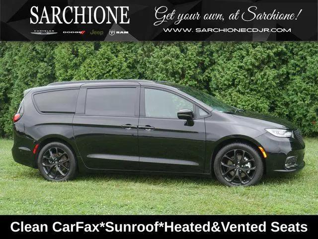 2025 Chrysler Pacifica Limited for sale in Dalton, OH