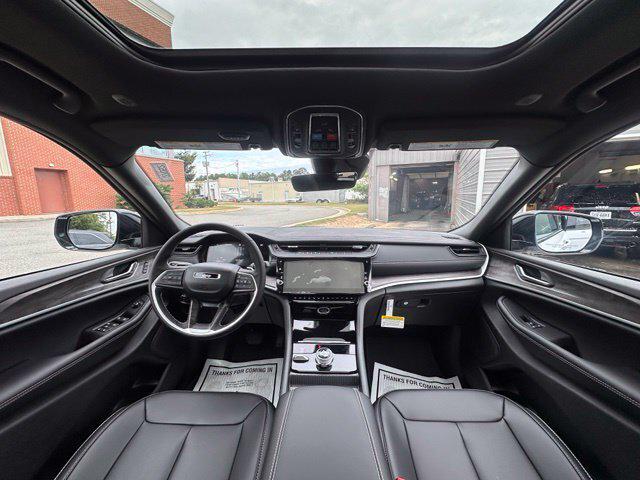 2027 Jeep Grand Cherokee GRAND CHEROKEE LIMITED 4X4 2027 Jeep Grand Cherokee GRAND CHEROKEE LIMITED 4X4