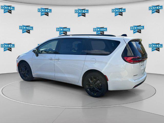 2027 Chrysler Pacifica PACIFICA SELECT AWD 2027 Chrysler Pacifica PACIFICA SELECT AWD
