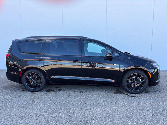 2027 Chrysler Pacifica Limited