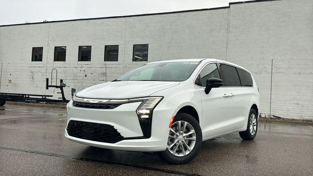 2027 Chrysler Pacifica Select AWD for sale in Bloomfield Hills, MI
