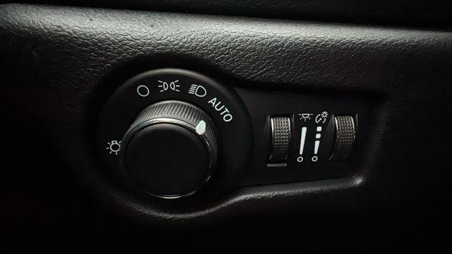 2027 Chrysler Pacifica Select AWD