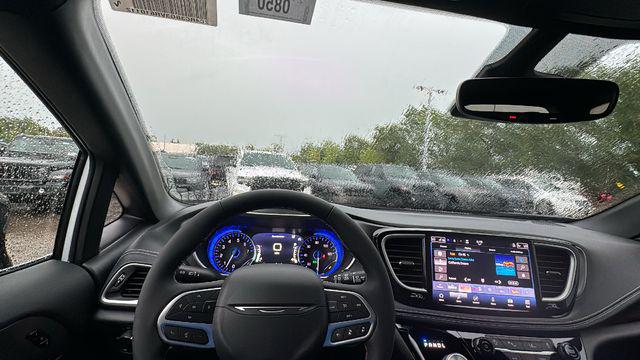 2027 Chrysler Pacifica Select AWD