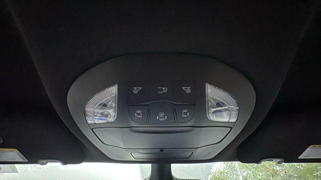 2027 Chrysler Pacifica Select AWD